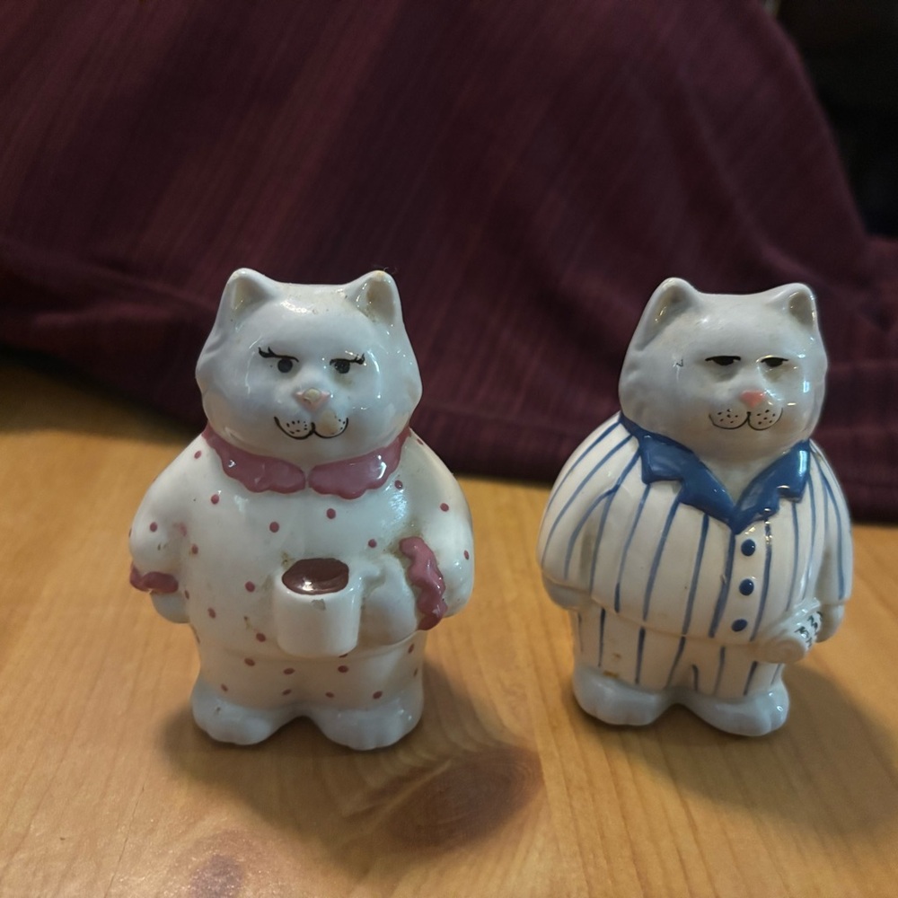 Cat Figurine Set in Pajamas